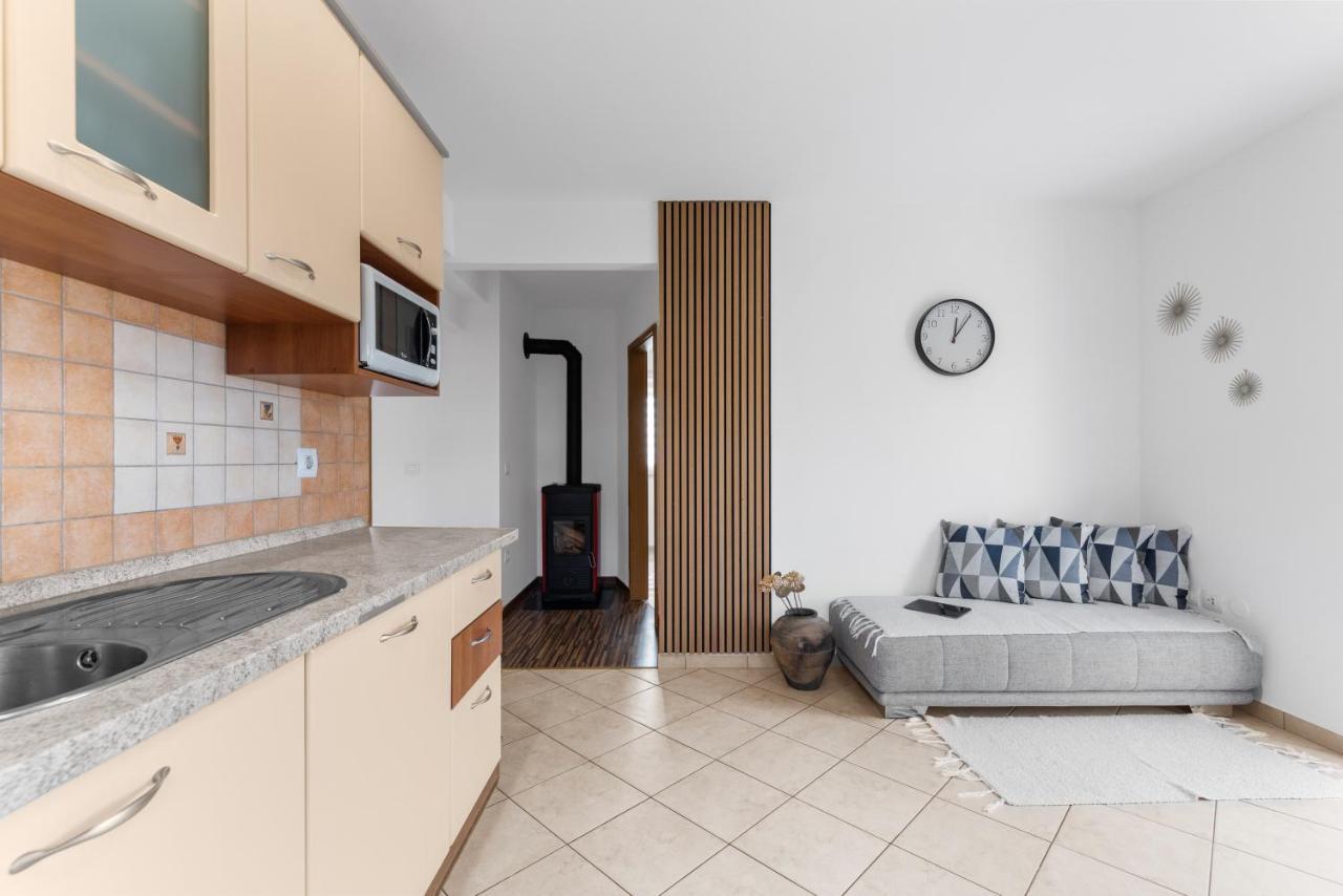 Apartment Mdm Buje Exteriör bild