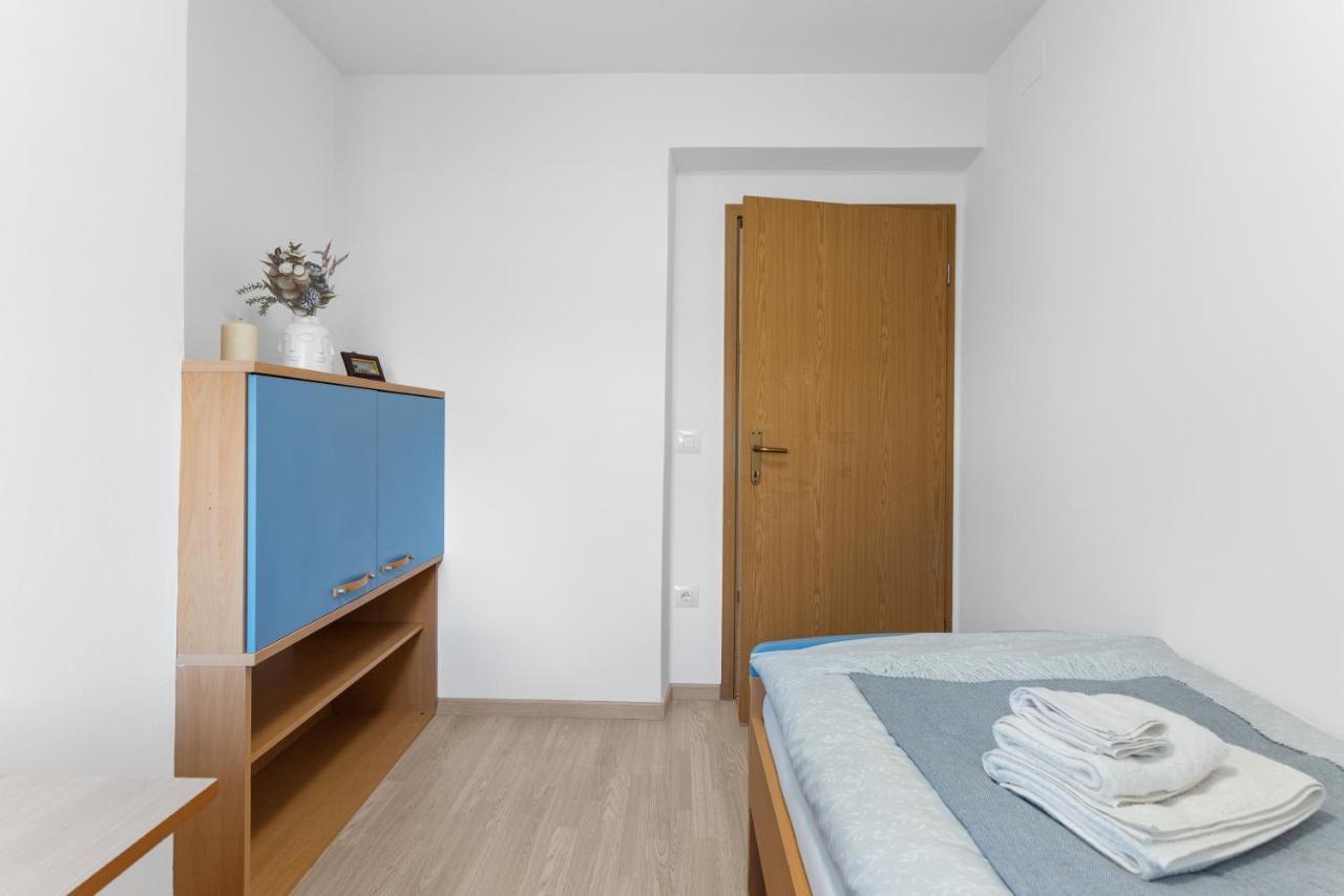 Apartment Mdm Buje Exteriör bild